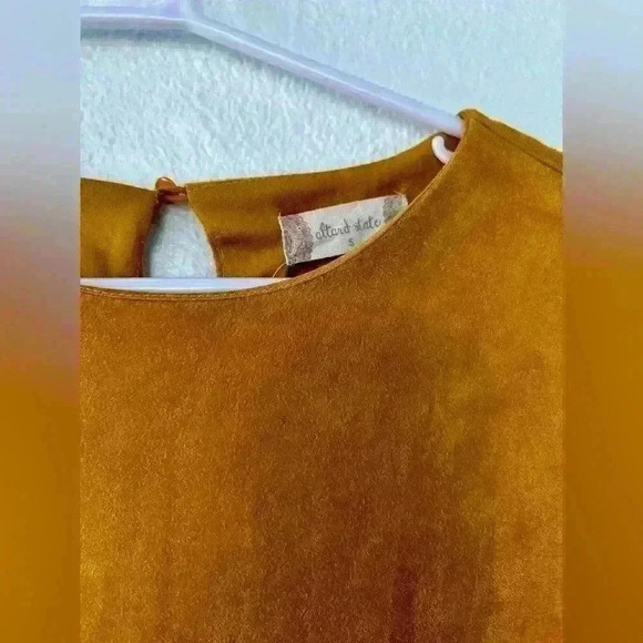 ALTAR’D STATE tan Faux Suede Top L - Picture 2 of 6